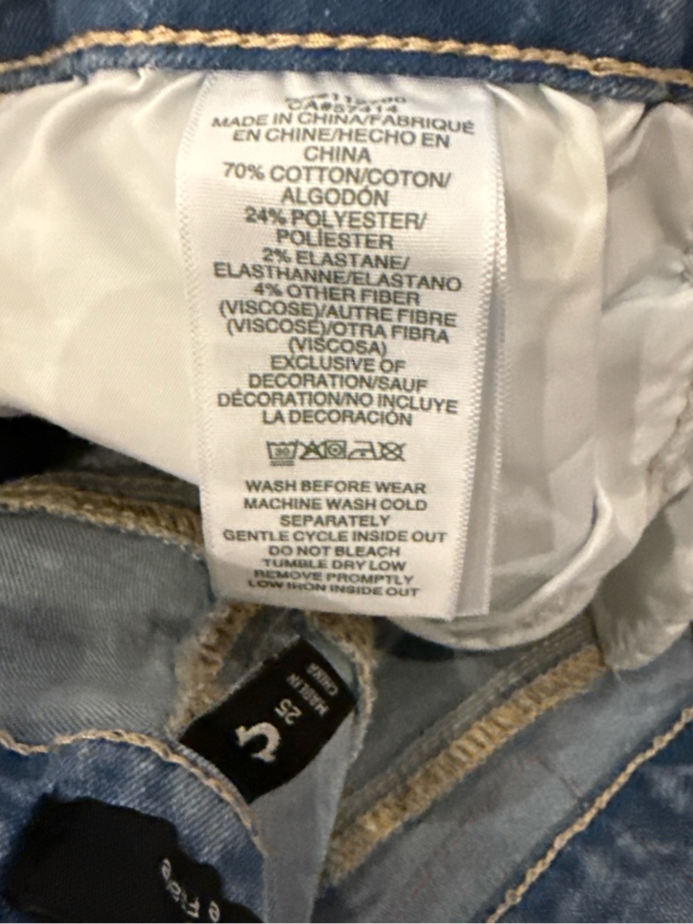 NWT True Religion Two-Tone Light & Dark Blue Mid-Rise Flare Jeans - Picture 8 of 9